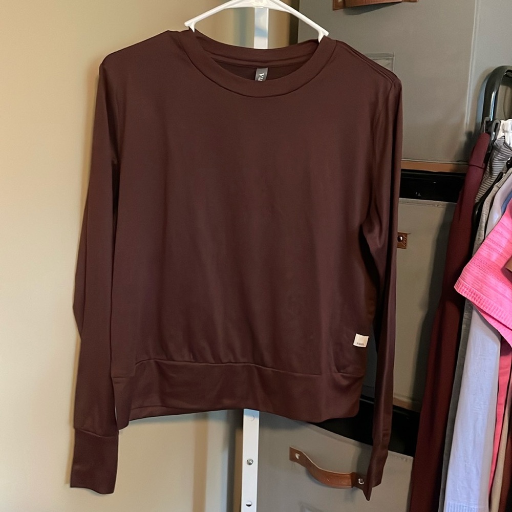 Vuori Daydream Crew Sz Medium Ruby Heather